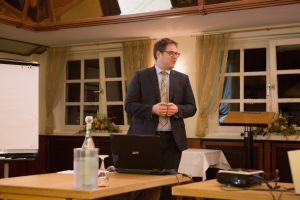 2014 11 25 mitgliederversammlung metall-Referent300